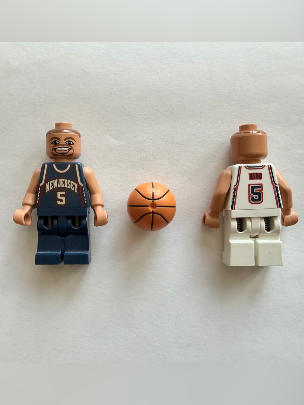 LEGO NBA #5 Jason Kidd Minifigure New Jersey Home and Away Uniform with Ball.